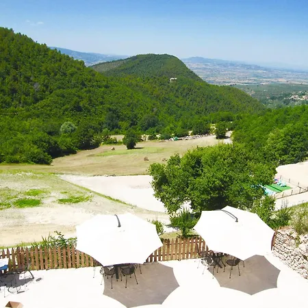 Sole Vini In The Heavenly Heart Of Umbria On Of The World Sleeps 50 Vila Santa Maria del Tronto