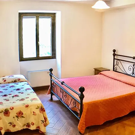 Sole Vini In The Heavenly Heart Of Umbria On Of The World Sleeps 50 Vila Santa Maria del Tronto