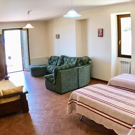 Sole Vini In The Heavenly Heart Of Umbria On Of The World Sleeps 50 Vila Santa Maria del Tronto