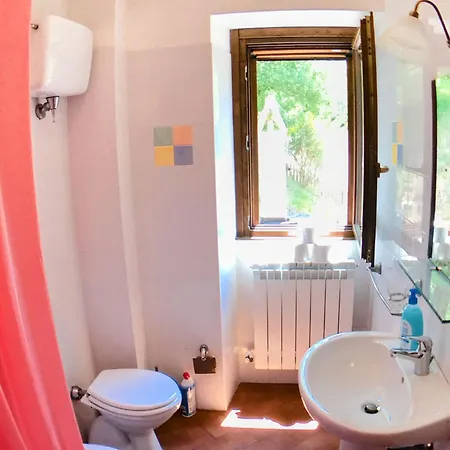 Sole Vini In The Heavenly Heart Of Umbria On Of The World Sleeps 50 Vila Santa Maria del Tronto